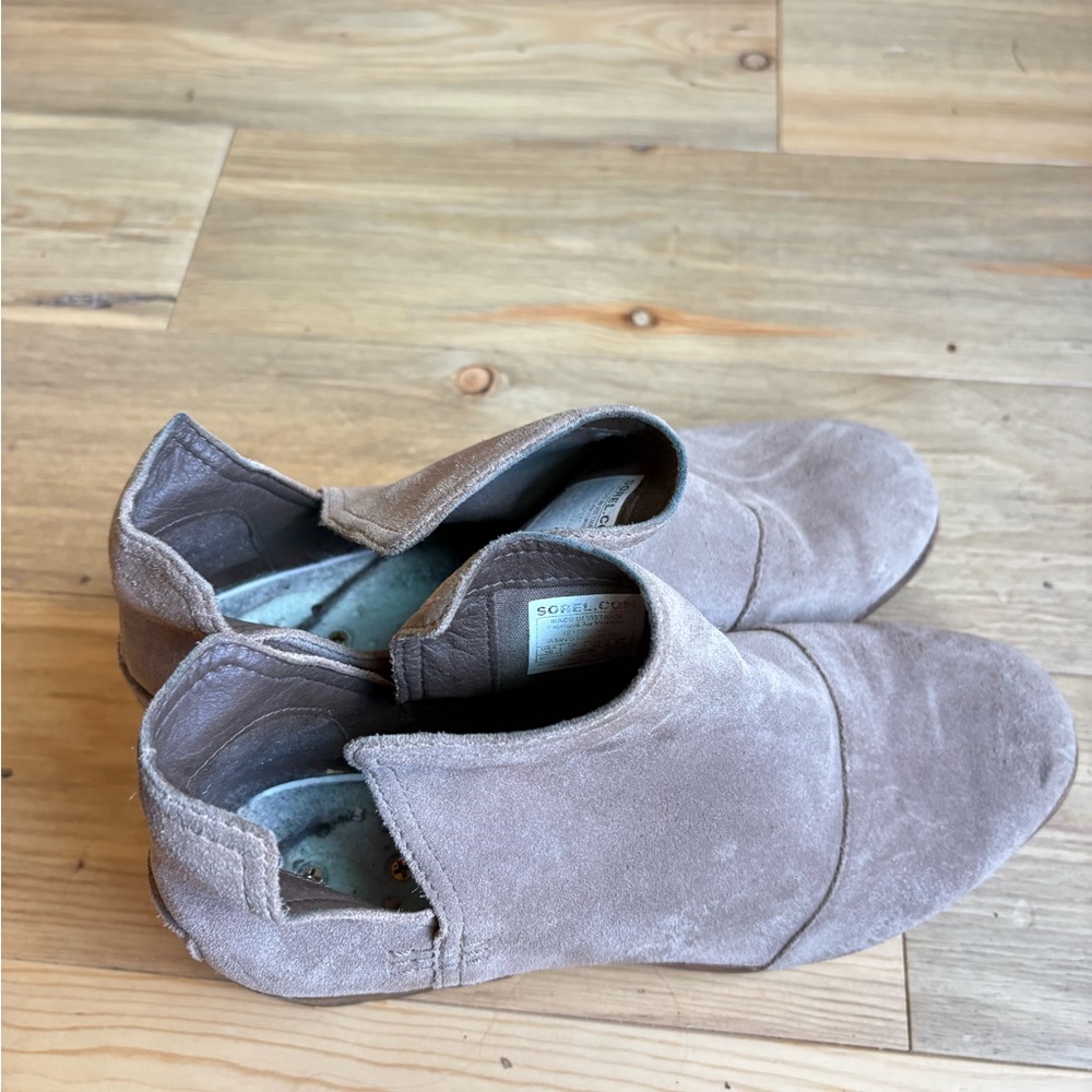 Sorel Women's Taupe Suede Ankle Booties